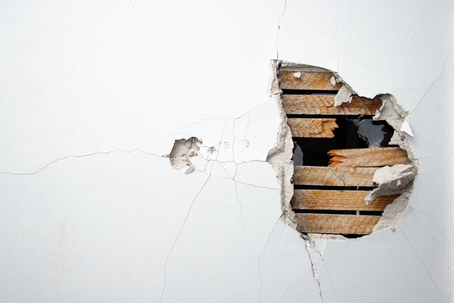 HOLE IN THE WALL REPAIR SERVICES