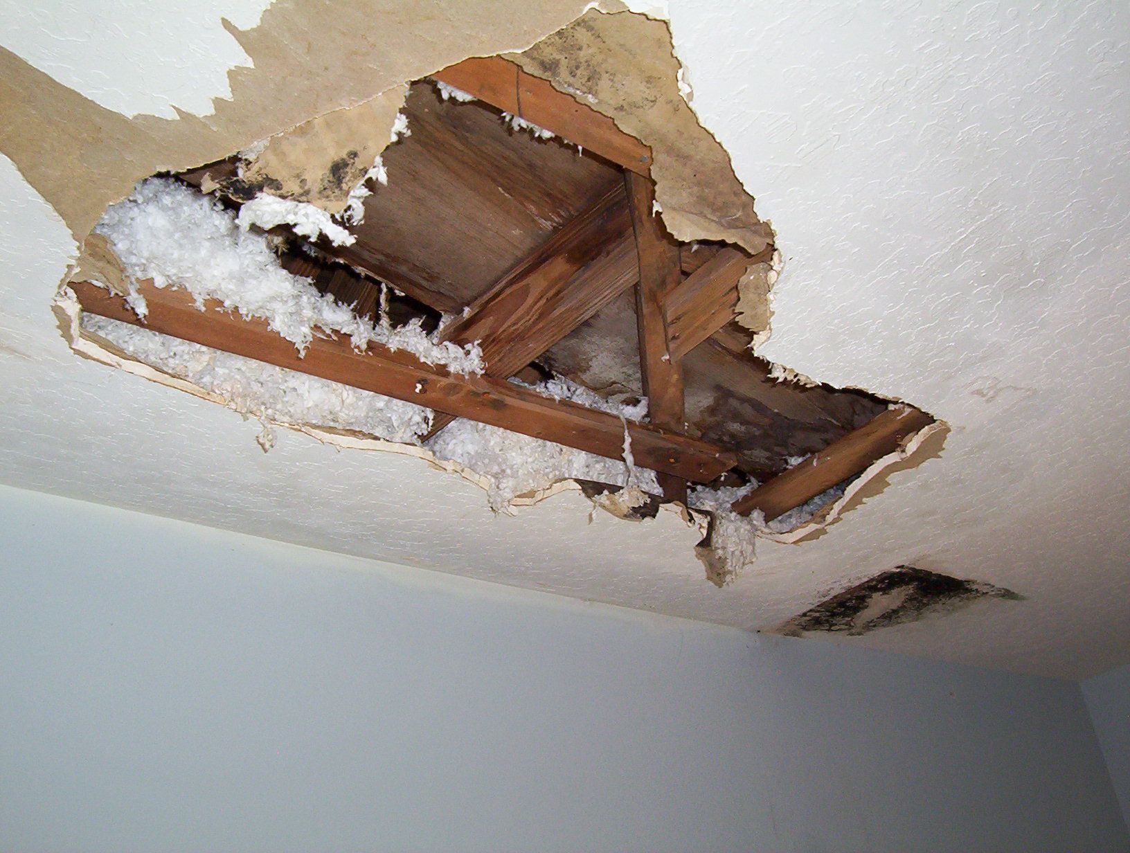 WATER IN CEILING DRYWALL